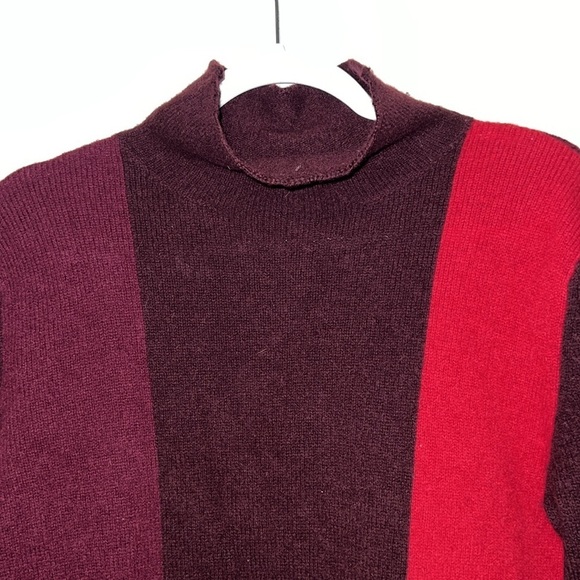 Classic Women’s Eddie Bauer Colorblock LambsWool Sweater Top Size Small - Picture 2 of 4